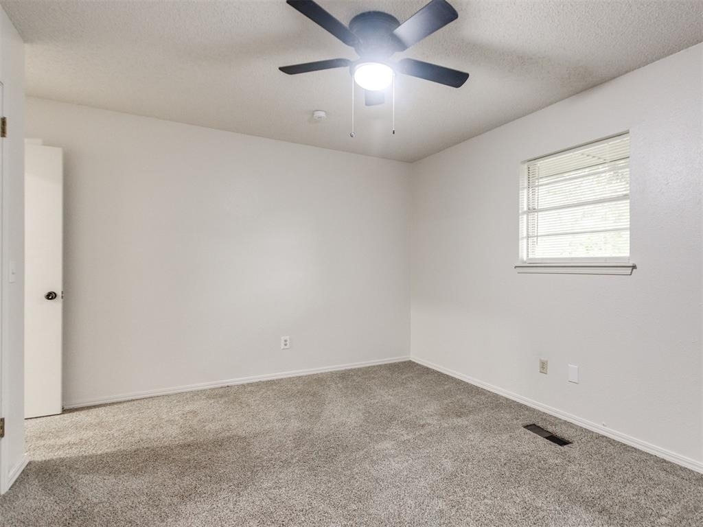 1400 Devonshire Circle - Photo 13