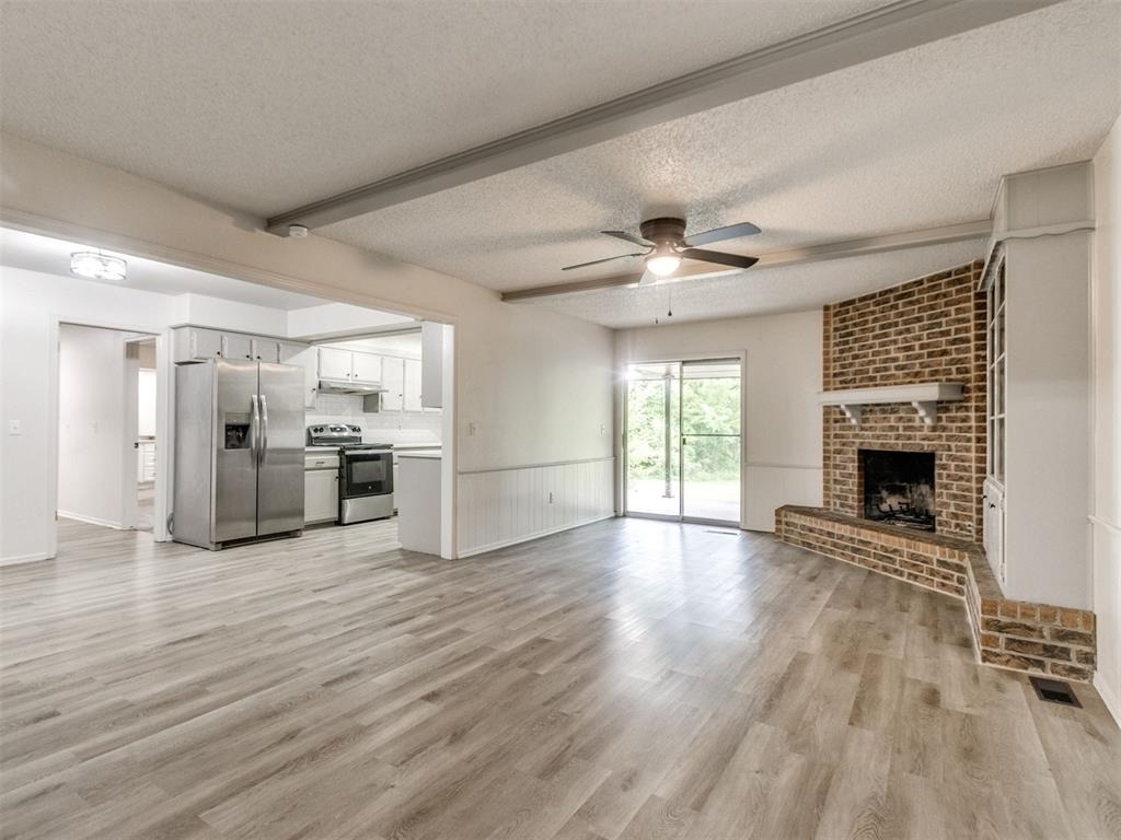 1400 Devonshire Circle - Photo 3