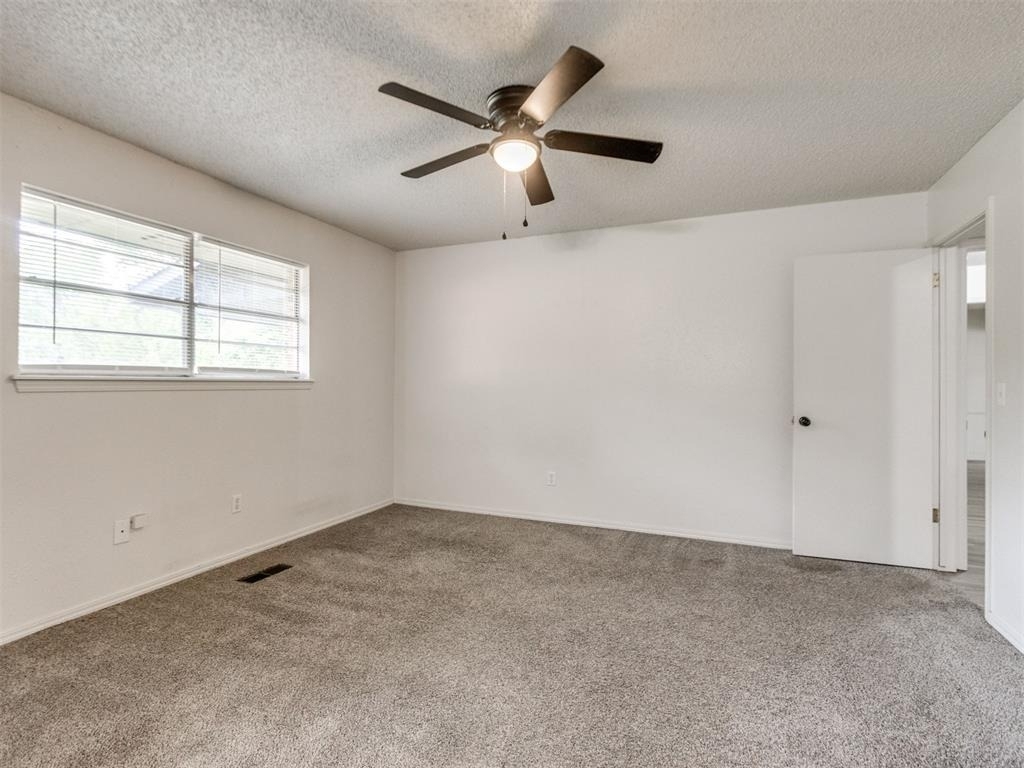 1400 Devonshire Circle - Photo 18