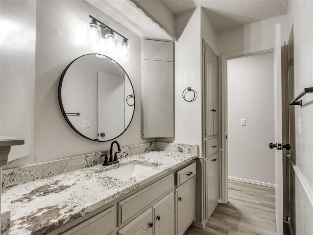 1400 Devonshire Circle - Photo 11