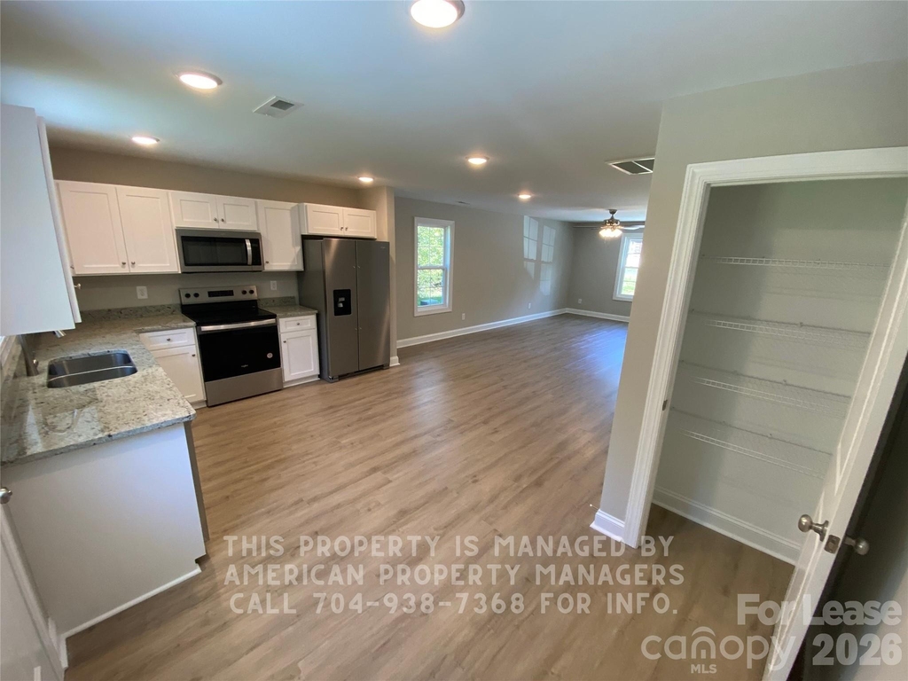 2701 Vale Avenue - Photo 5
