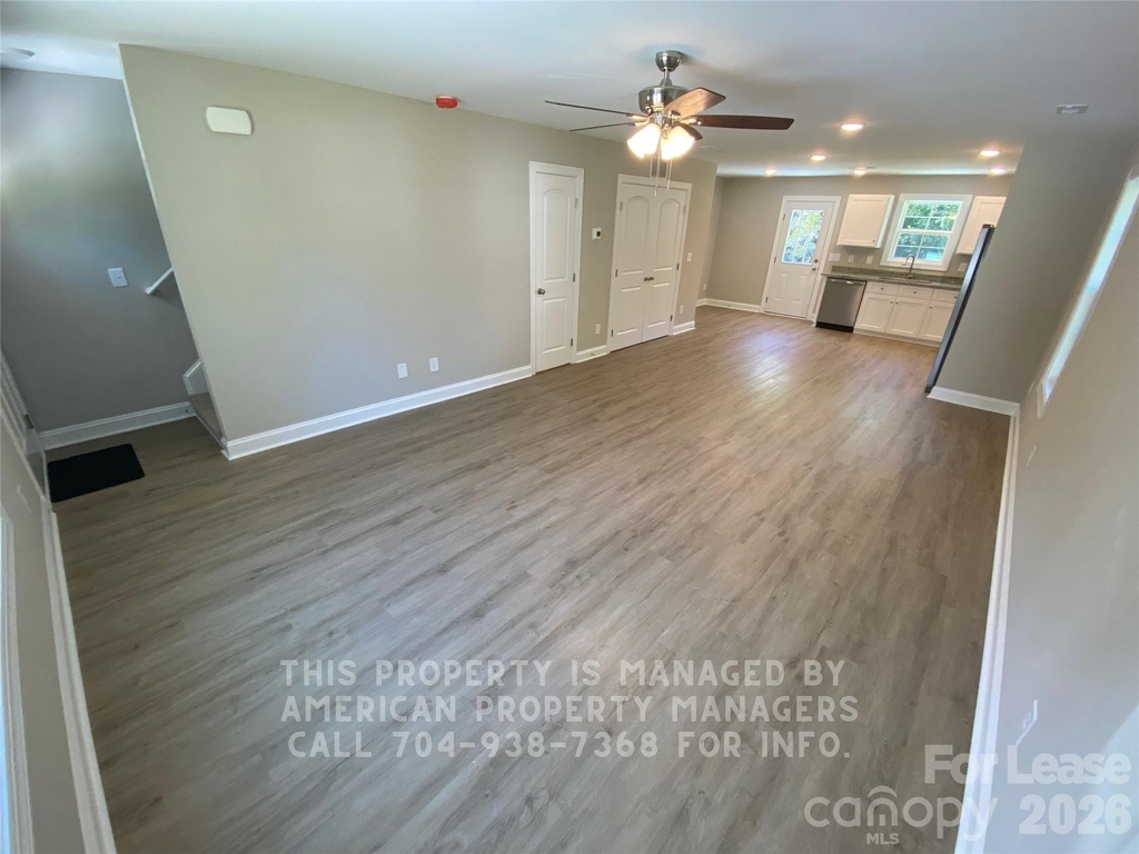 2701 Vale Avenue - Photo 2