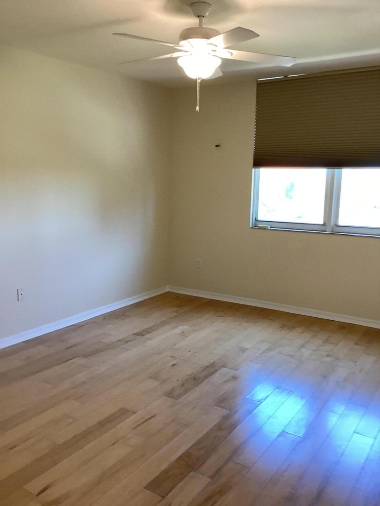 2421 Ne 65th Street - Photo 35