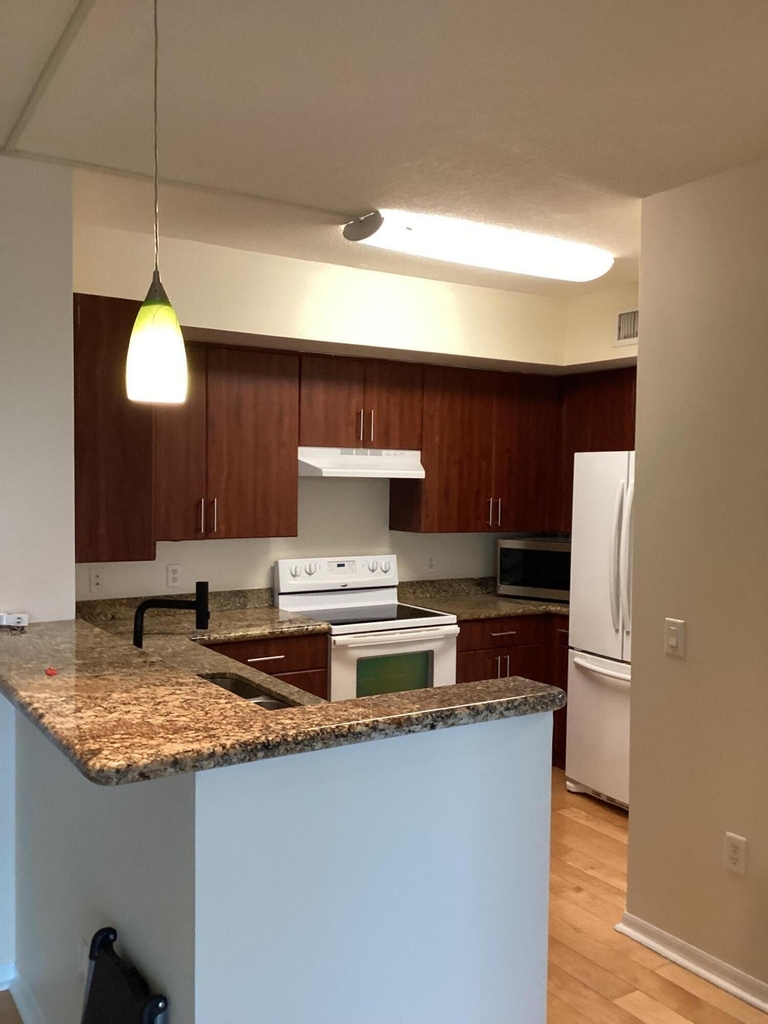 2421 Ne 65th Street - Photo 44