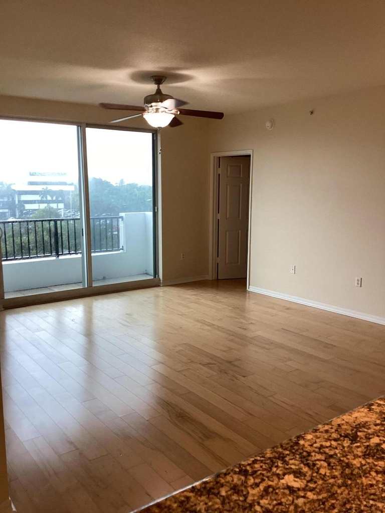 2421 Ne 65th Street - Photo 40