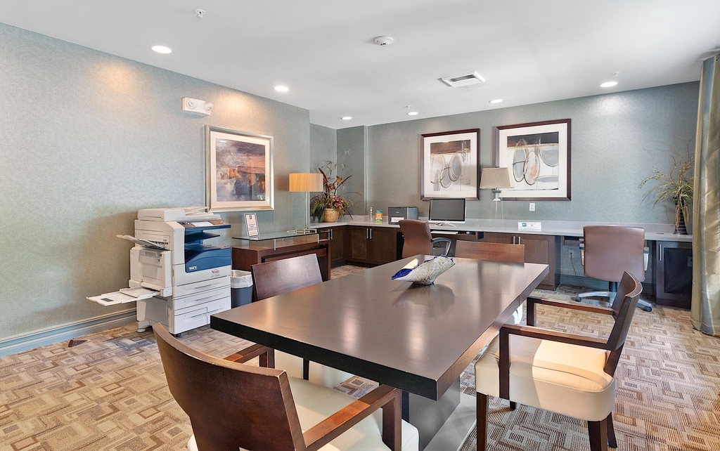 2421 Ne 65th Street - Photo 4