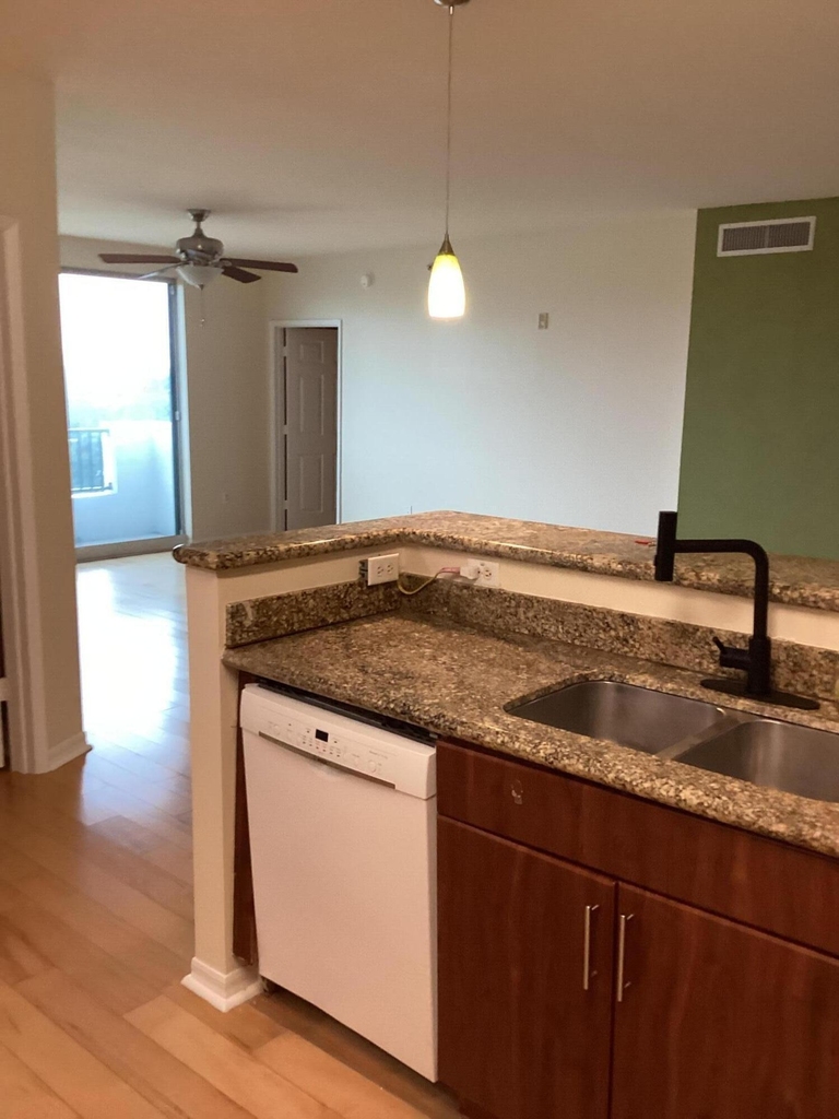 2421 Ne 65th Street - Photo 43