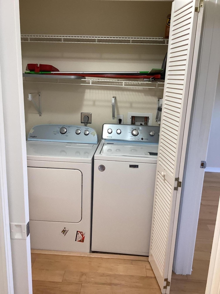 2421 Ne 65th Street - Photo 33