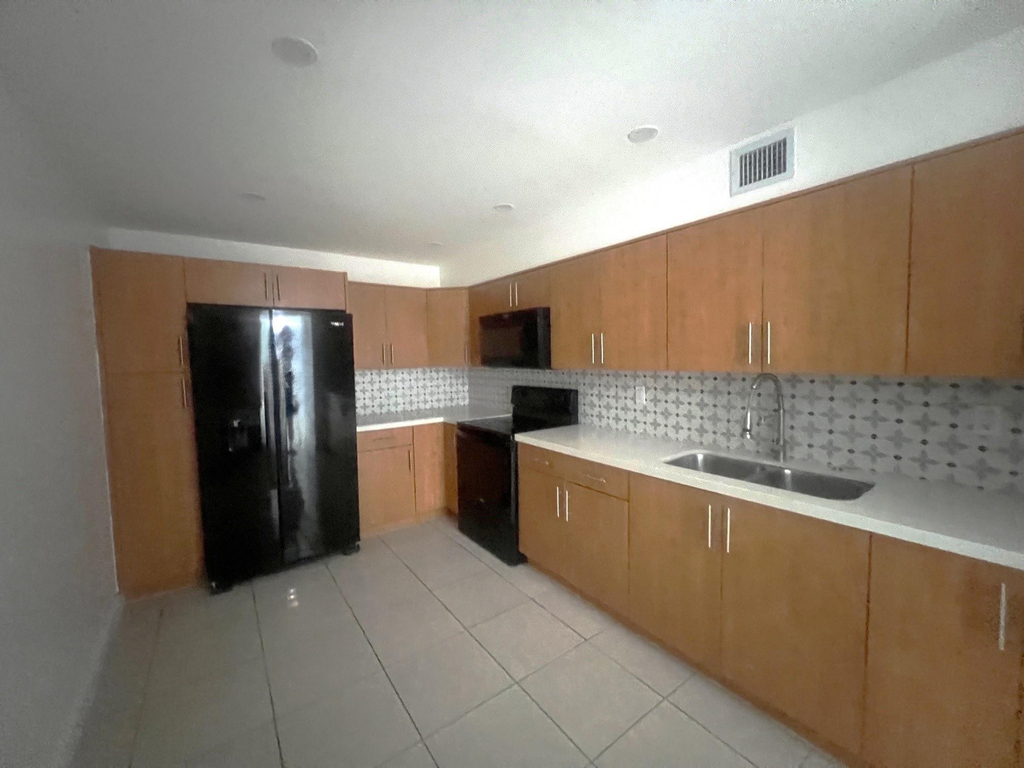 7000 Nw 186th Street - Photo 1