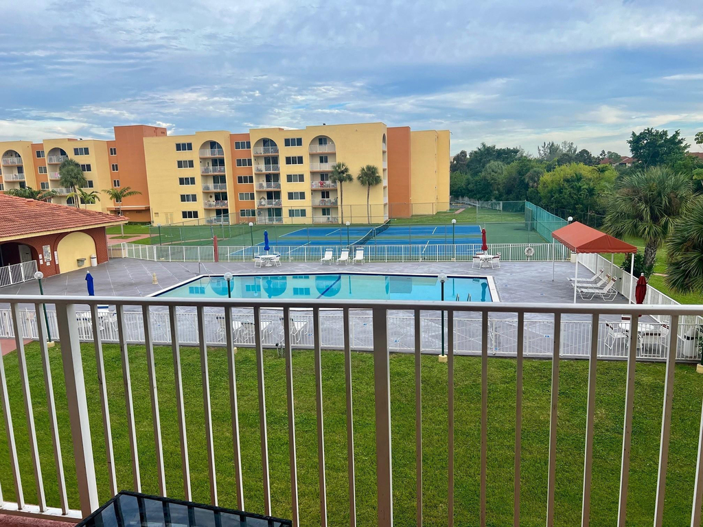 7000 Nw 186th Street - Photo 5