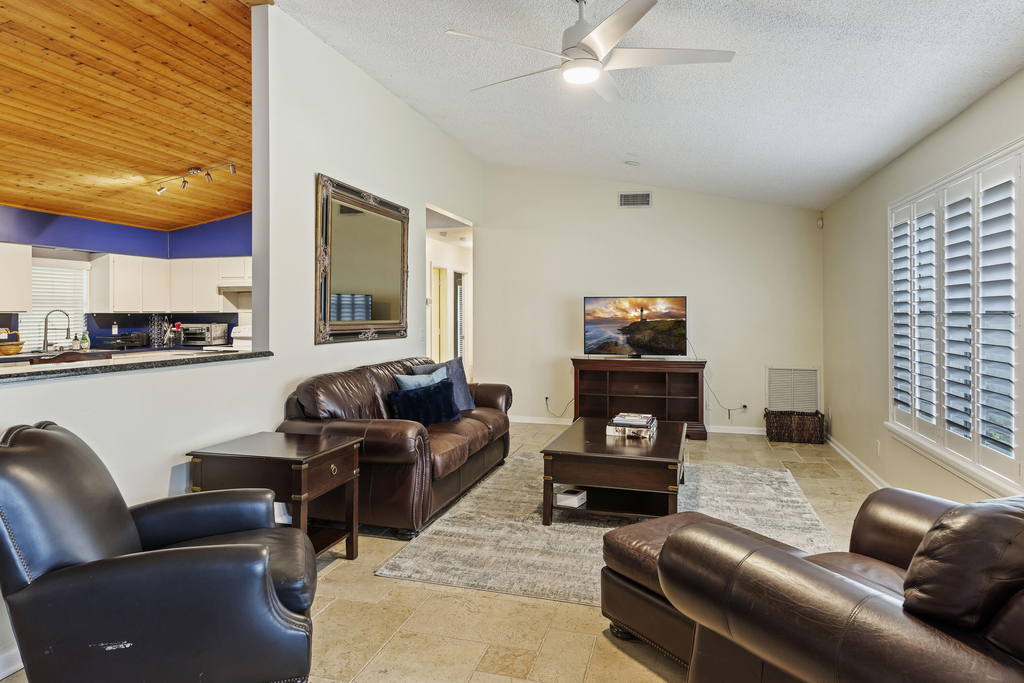756 Juniper Place - Photo 1