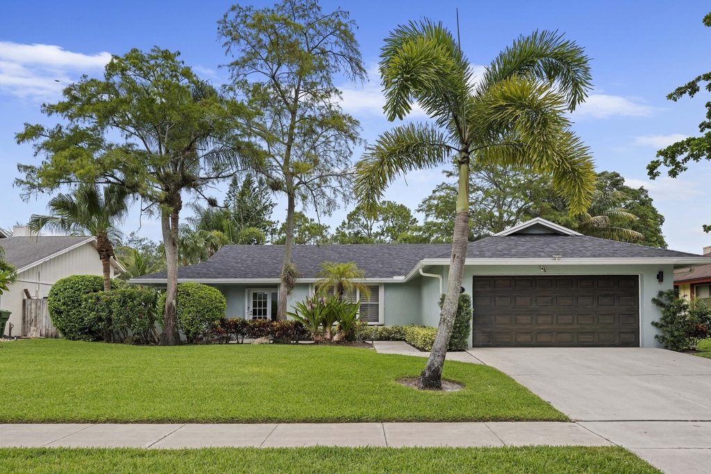 756 Juniper Place - Photo 0