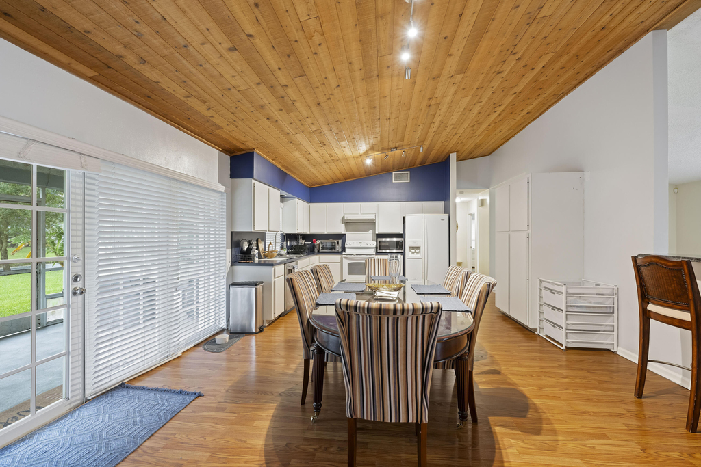 756 Juniper Place - Photo 4
