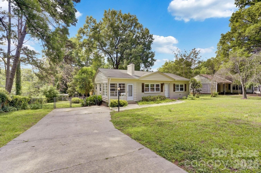 121 Marshdale Avenue Sw - Photo 1