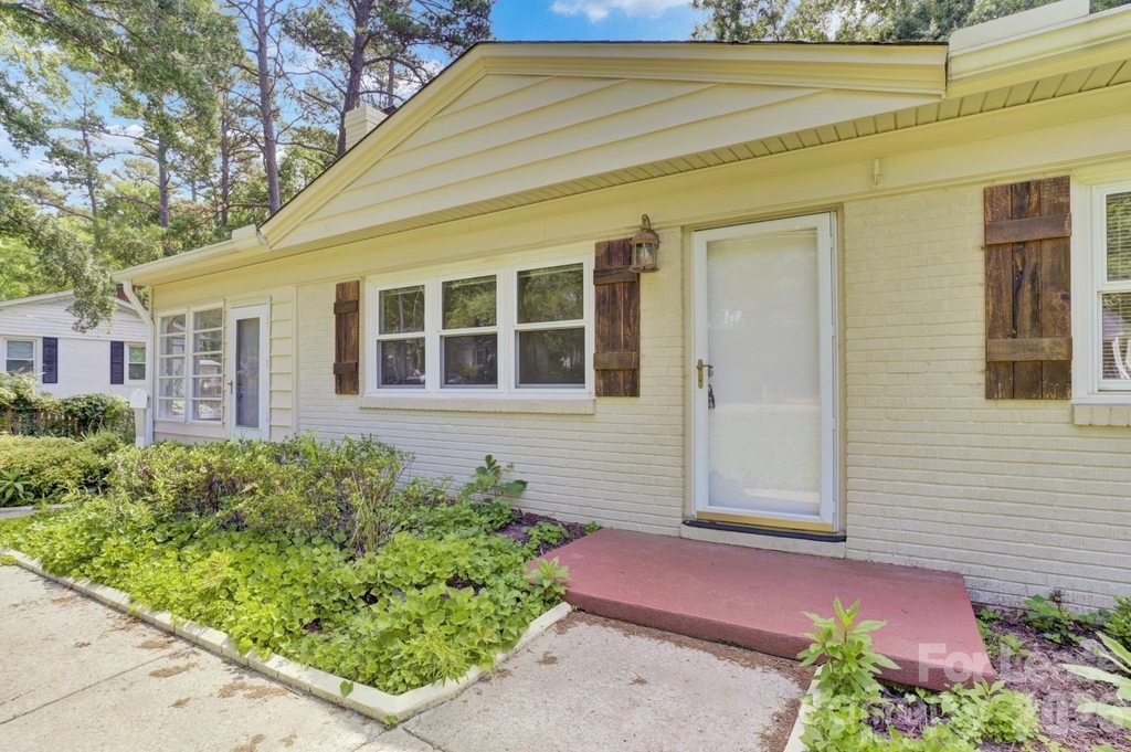 121 Marshdale Avenue Sw - Photo 3