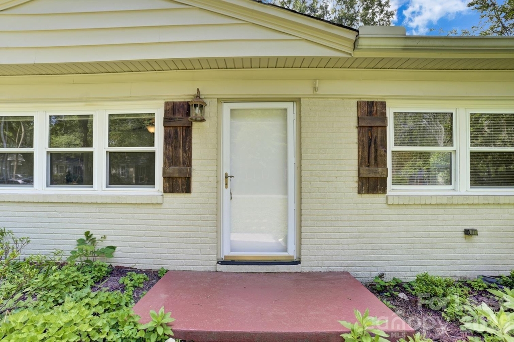 121 Marshdale Avenue Sw - Photo 4