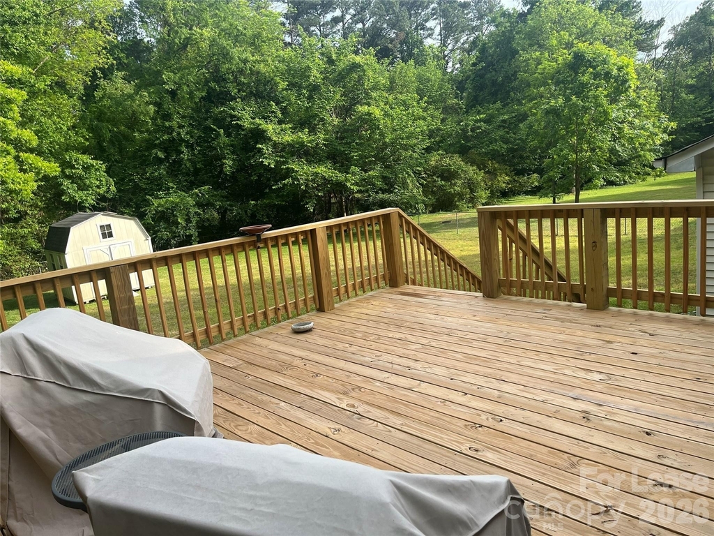 311 Hillcrest Drive - Photo 10