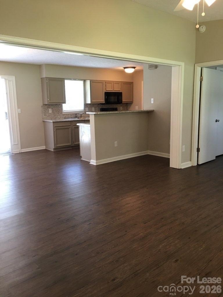 311 Hillcrest Drive - Photo 4