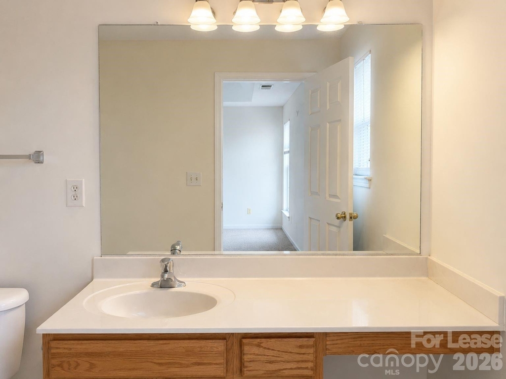 913 Tiger Lane - Photo 12