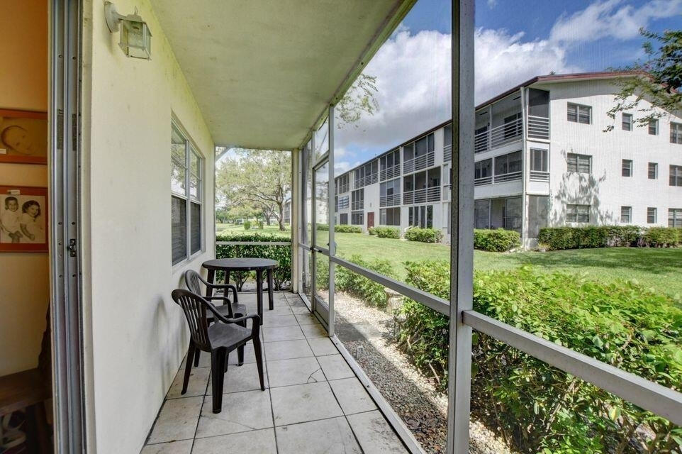137 Fanshaw D - Photo 1