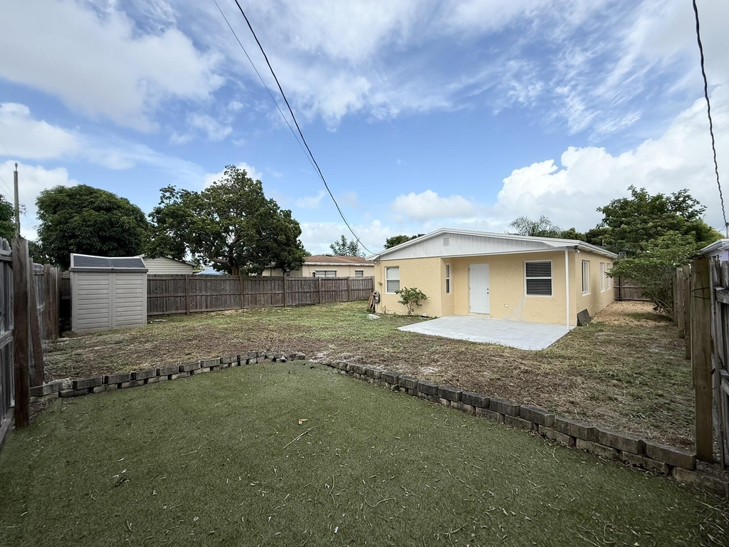 1405 N J Terrace - Photo 18