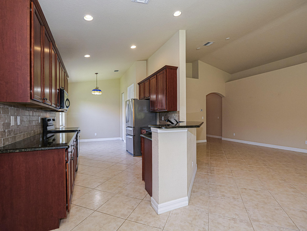 5561 57th Way - Photo 7