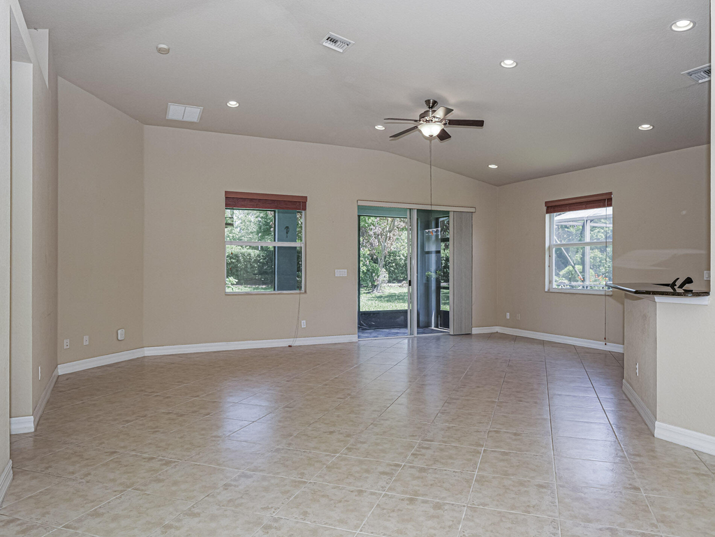 5561 57th Way - Photo 4