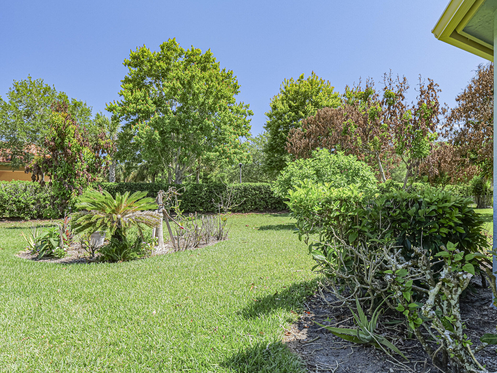 5561 57th Way - Photo 23