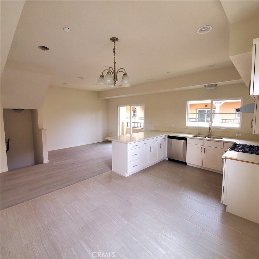 10341 Western Avenue - Photo 4