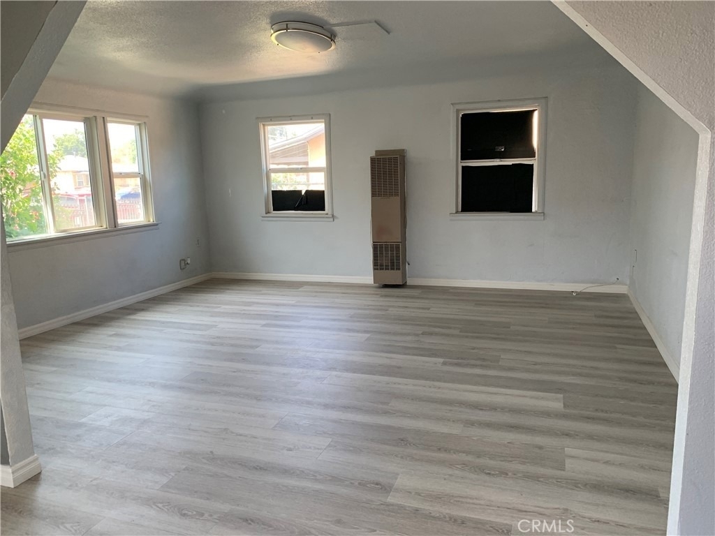 1432 W 9th - Photo 4