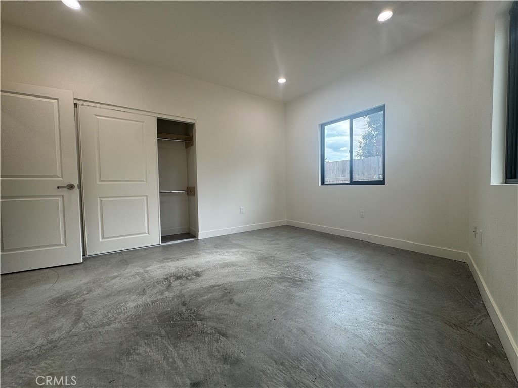 8832 Greenwood Ave. - Photo 4