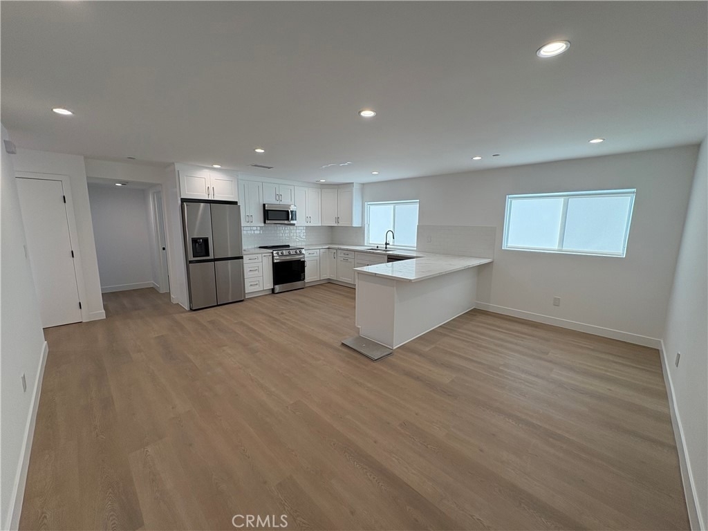 14165 Calvert Street - Photo 2