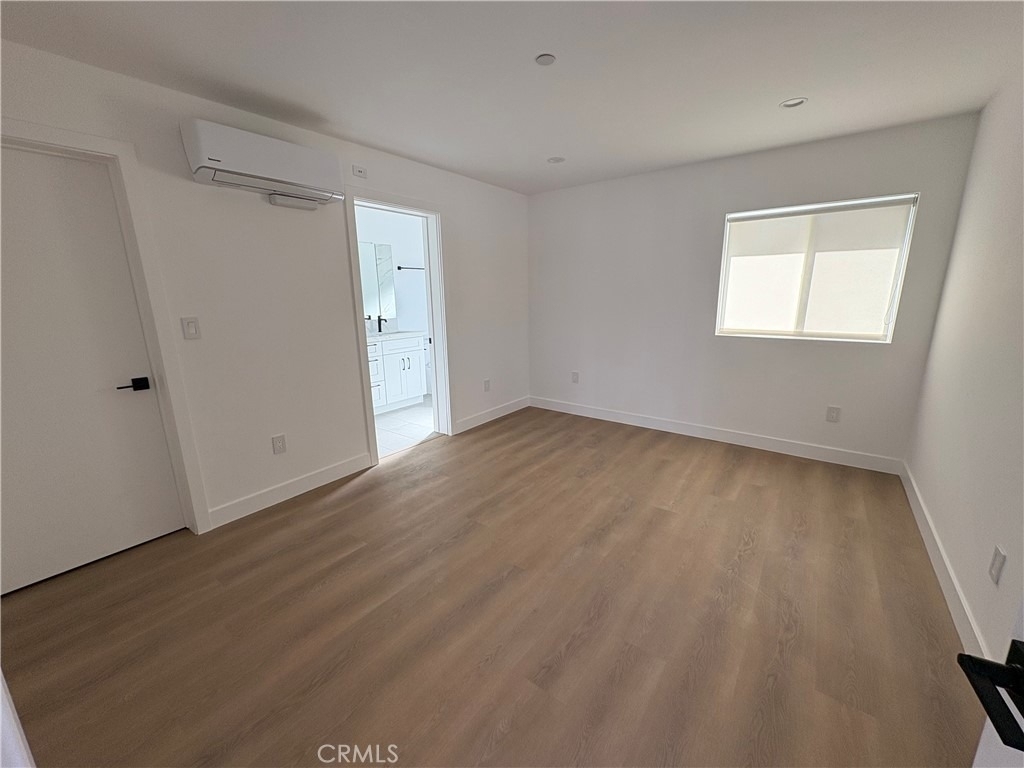 14165 Calvert Street - Photo 5