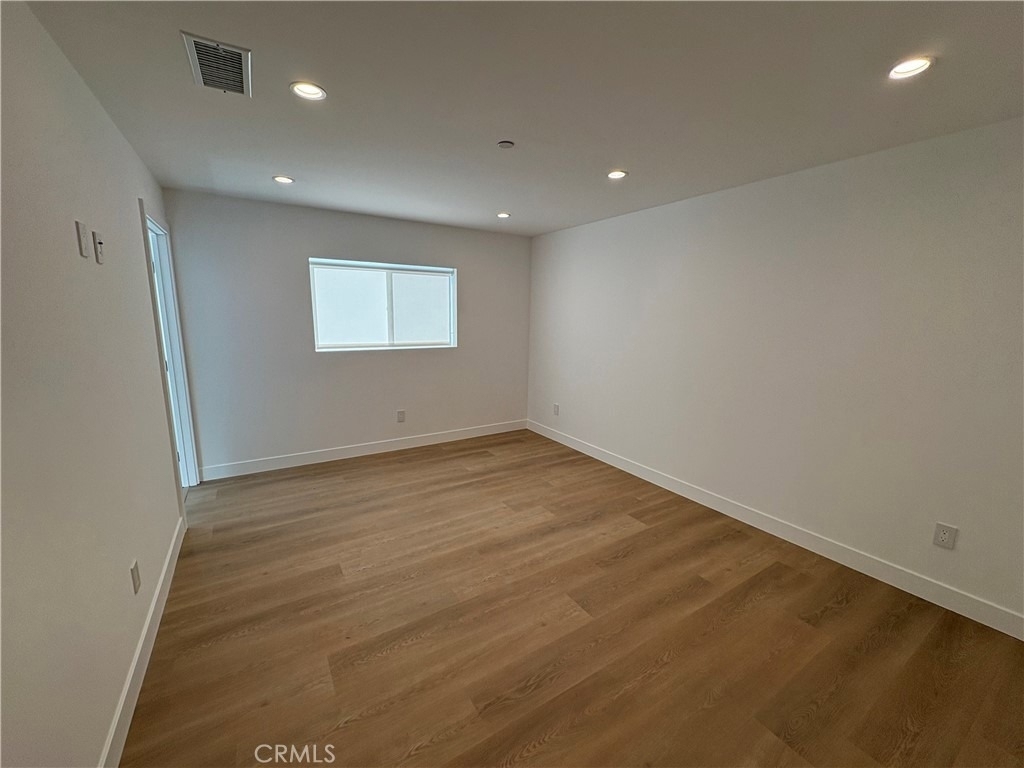 14165 Calvert Street - Photo 10