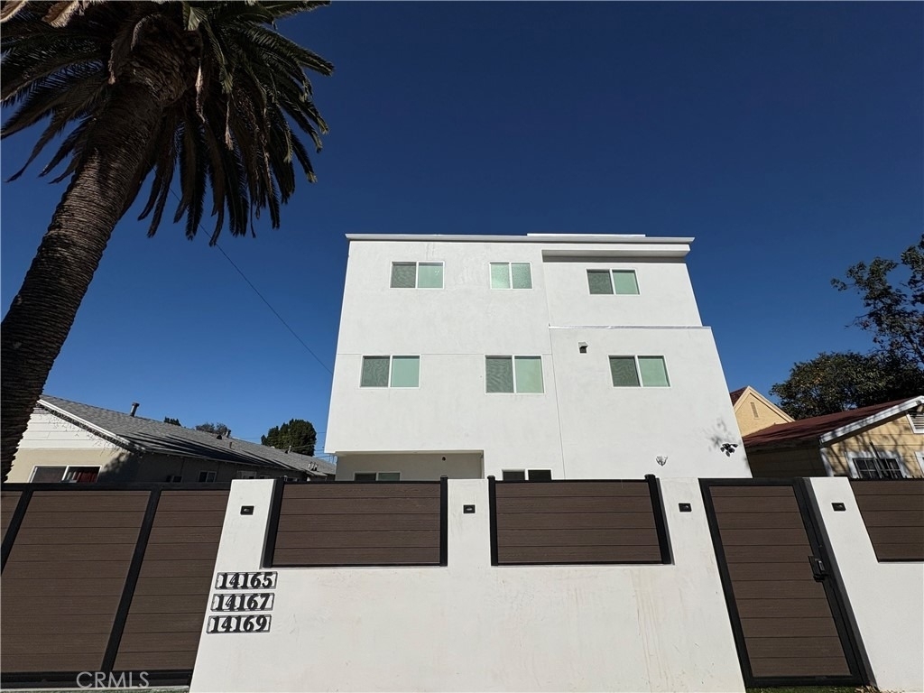14165 Calvert Street - Photo 0
