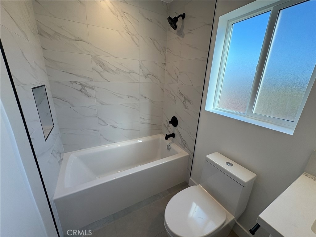 14165 Calvert Street - Photo 16