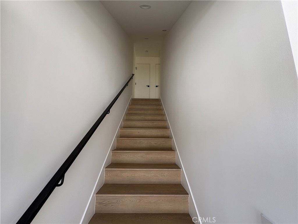 14165 Calvert Street - Photo 19