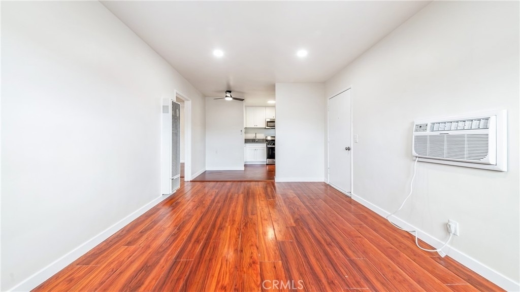 5863 Whitnall - Photo 3