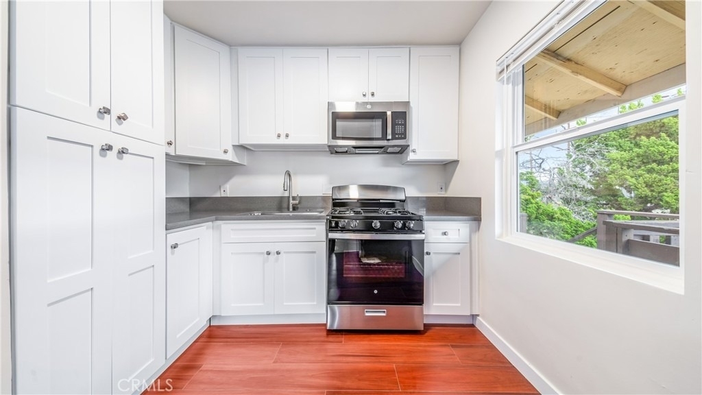 5863 Whitnall - Photo 4