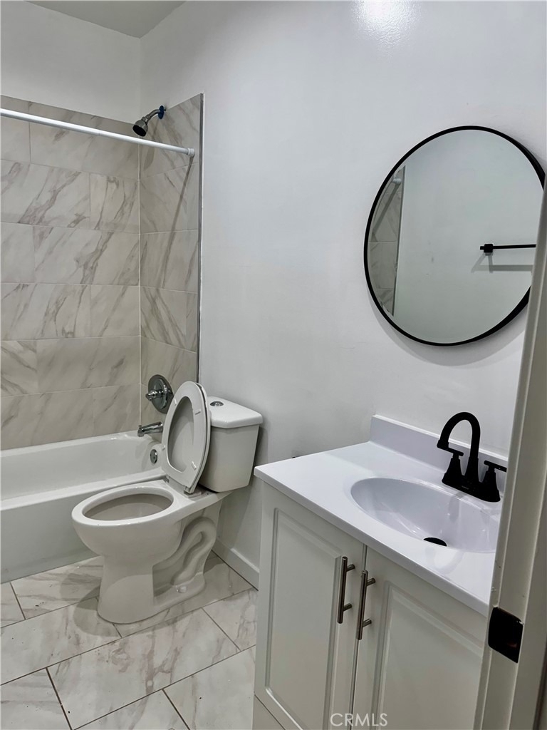 9431 Nagle Avenue - Photo 7