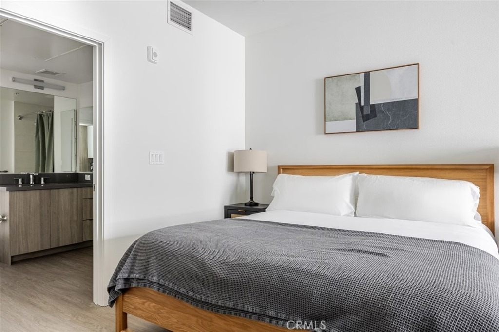 511 S Harbor - Photo 2