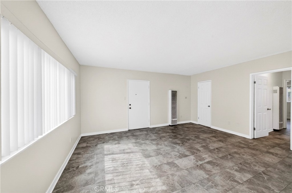 5326 Lorna Street - Photo 9