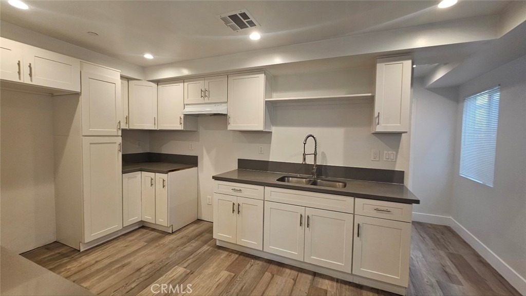 10962 Avalon - Photo 1
