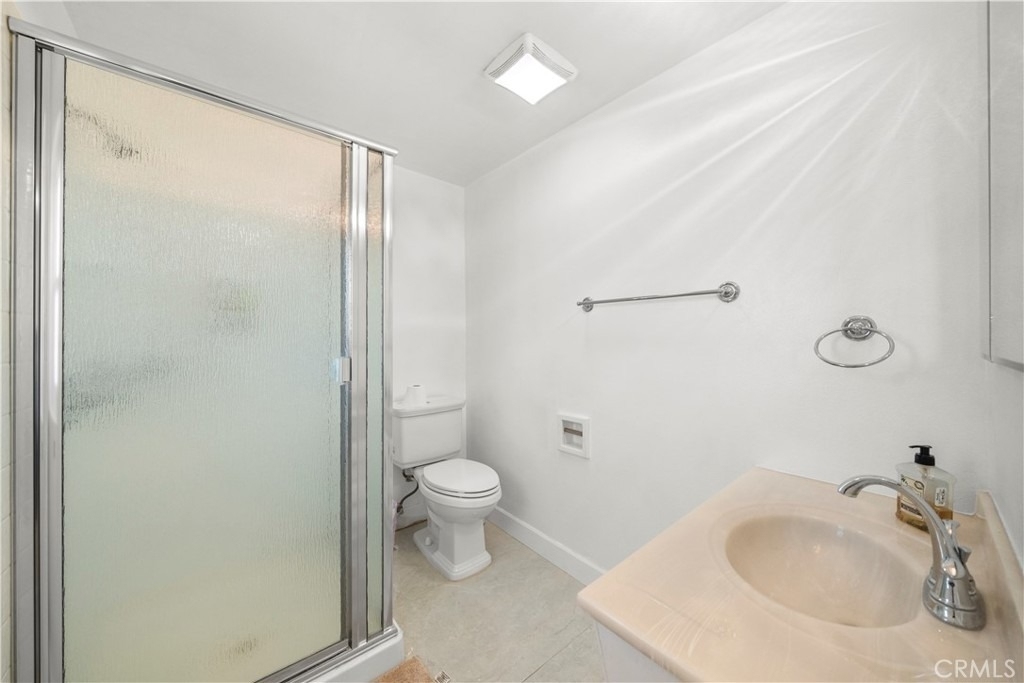 912 W Hill - Photo 33