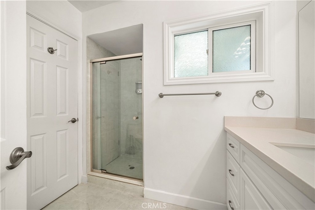 912 W Hill - Photo 22