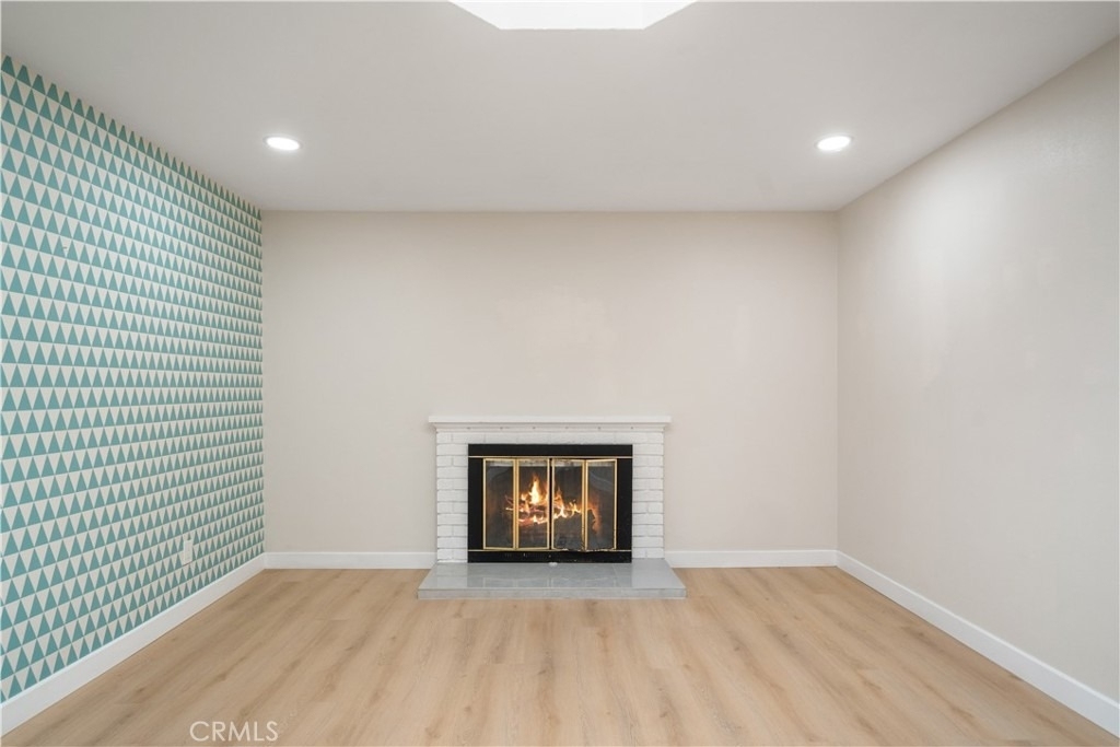 912 W Hill - Photo 6