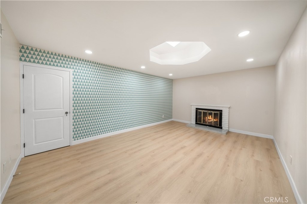 912 W Hill - Photo 5