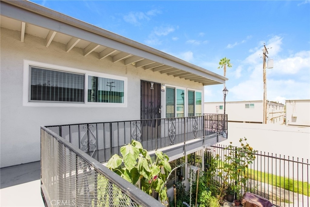 5500 Ackerfield Avenue - Photo 1