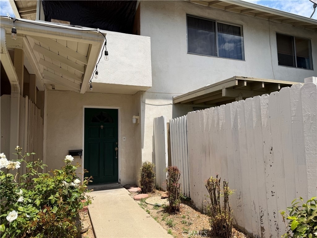 619 S Cypress - Photo 1
