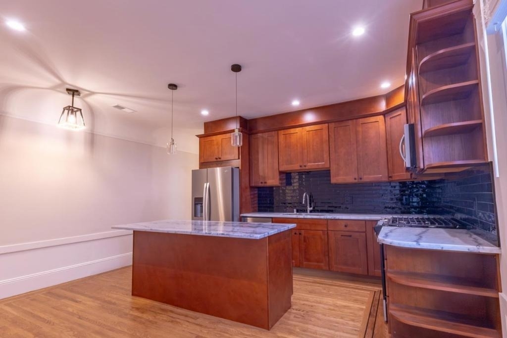 2018 Oakdale Avenue - Photo 1